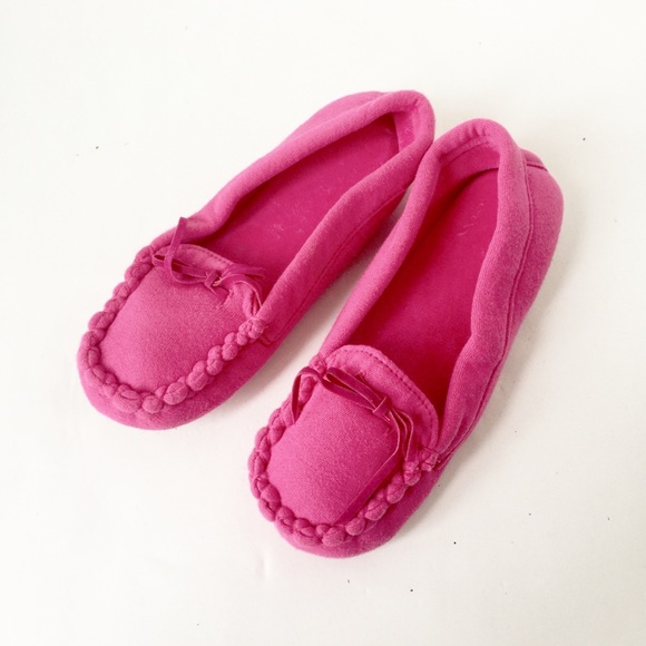 New SMALL 5/6 Victoria’s Secret Slippers - Picture 3 of 3